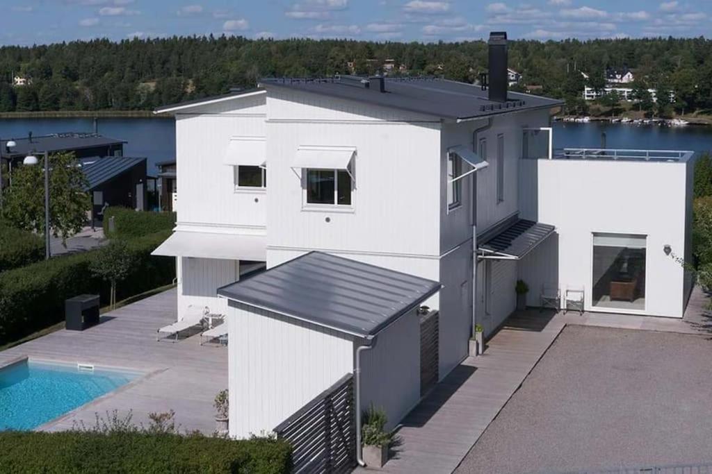 Water Facing Villa With Pool & Sauna Lidingö Exterior foto