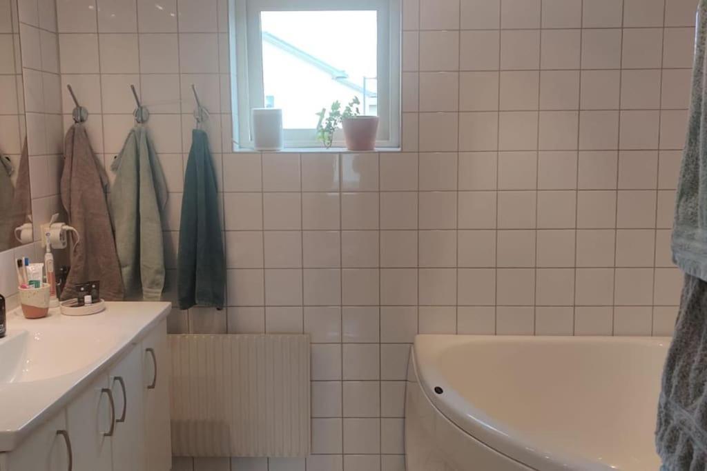 Water Facing Villa With Pool & Sauna Lidingö Exterior foto